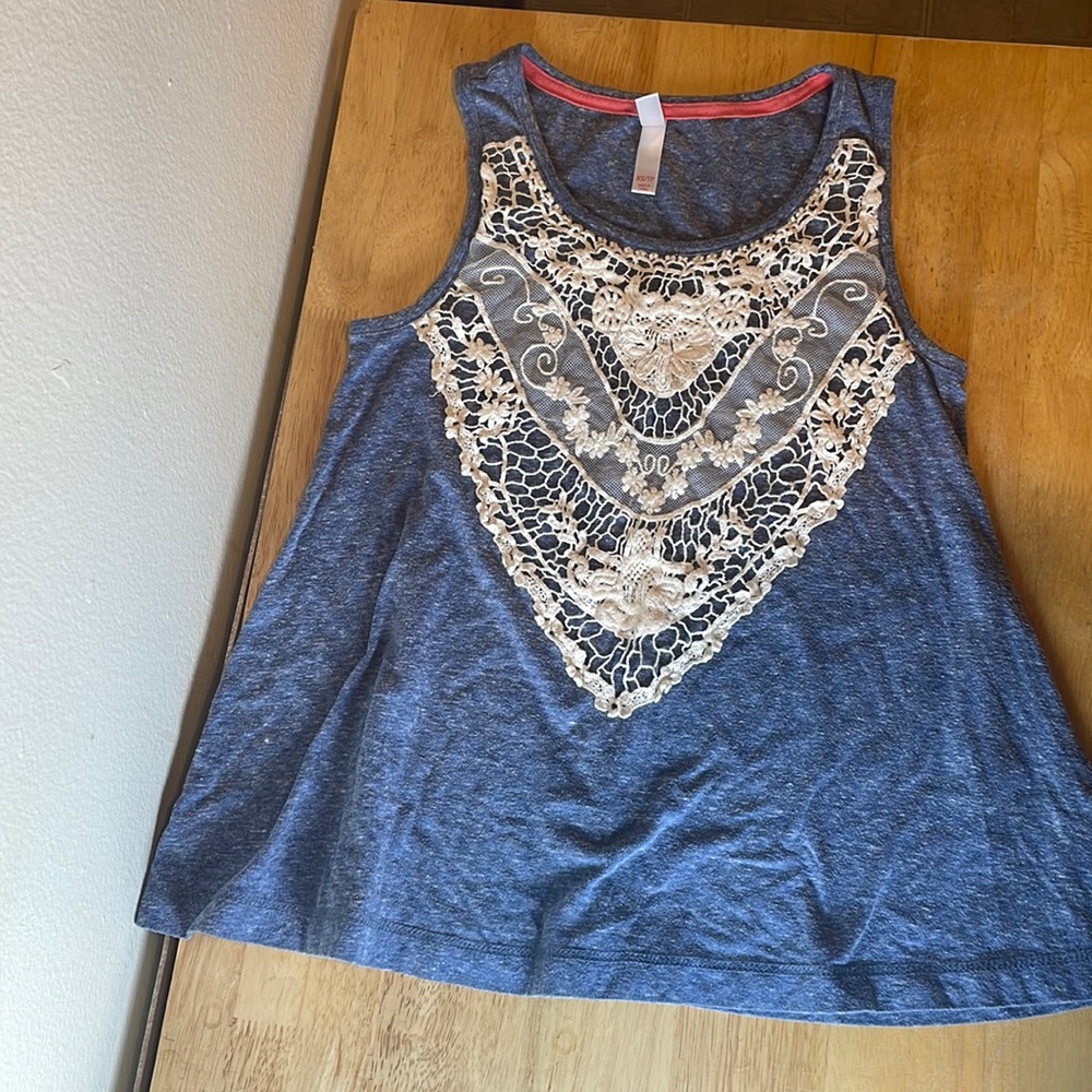 Blue  tank top with white Lacey on it 💙✨